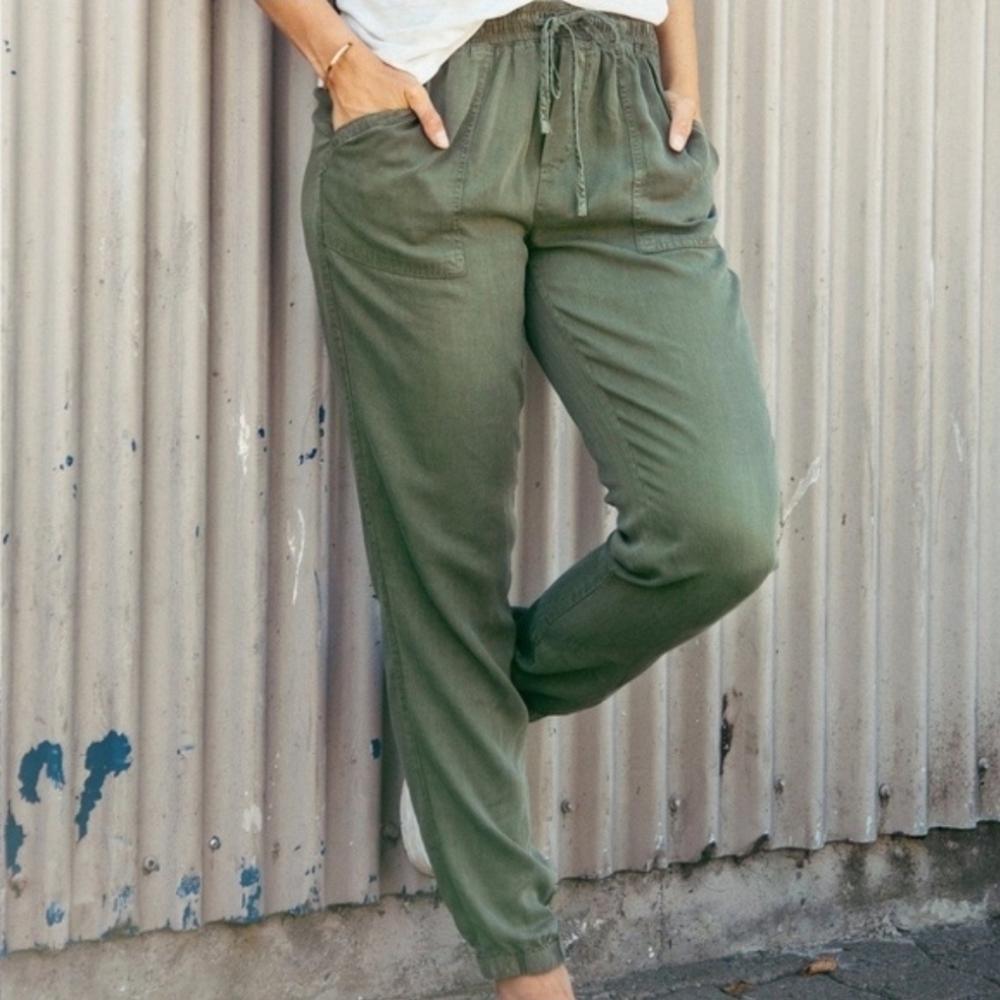 Thread & Supply | Olive Green Jogger Pants Size Medium NWT